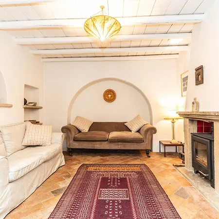 Casa Callebanda-superb Spot In Historical Centre Apartment