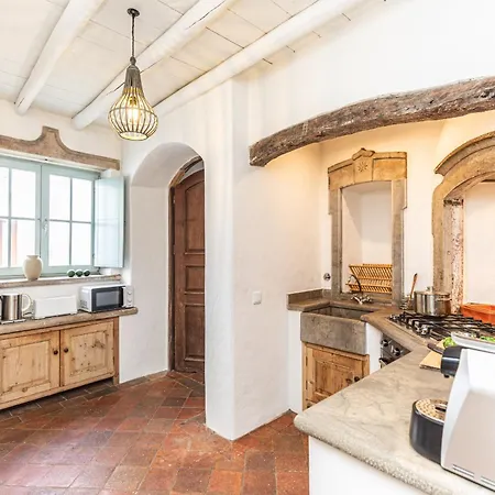 Casa Callebanda-superb Spot In Historical Centre *