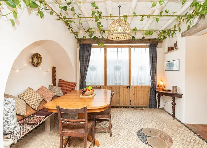 Casa Callebanda-superb Spot In Historical Centre 아파트 *